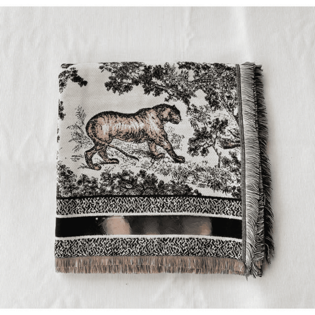 Khăn Choàng Dạ 140x140 Royal Luxury Khăn Quàng Cổ Nữ Cao Cấp, Phong Cách Sang Trọng – Giữ Ấm Mùa Đông | BigBuy360 - bigbuy360.vn