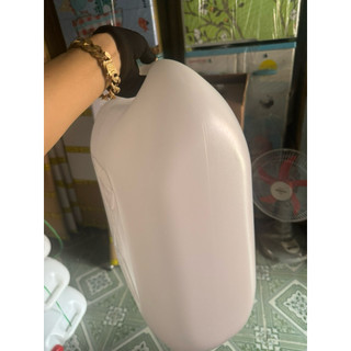 can nhựa dẻo 30L đúng số lít 30 lít can dày nhé