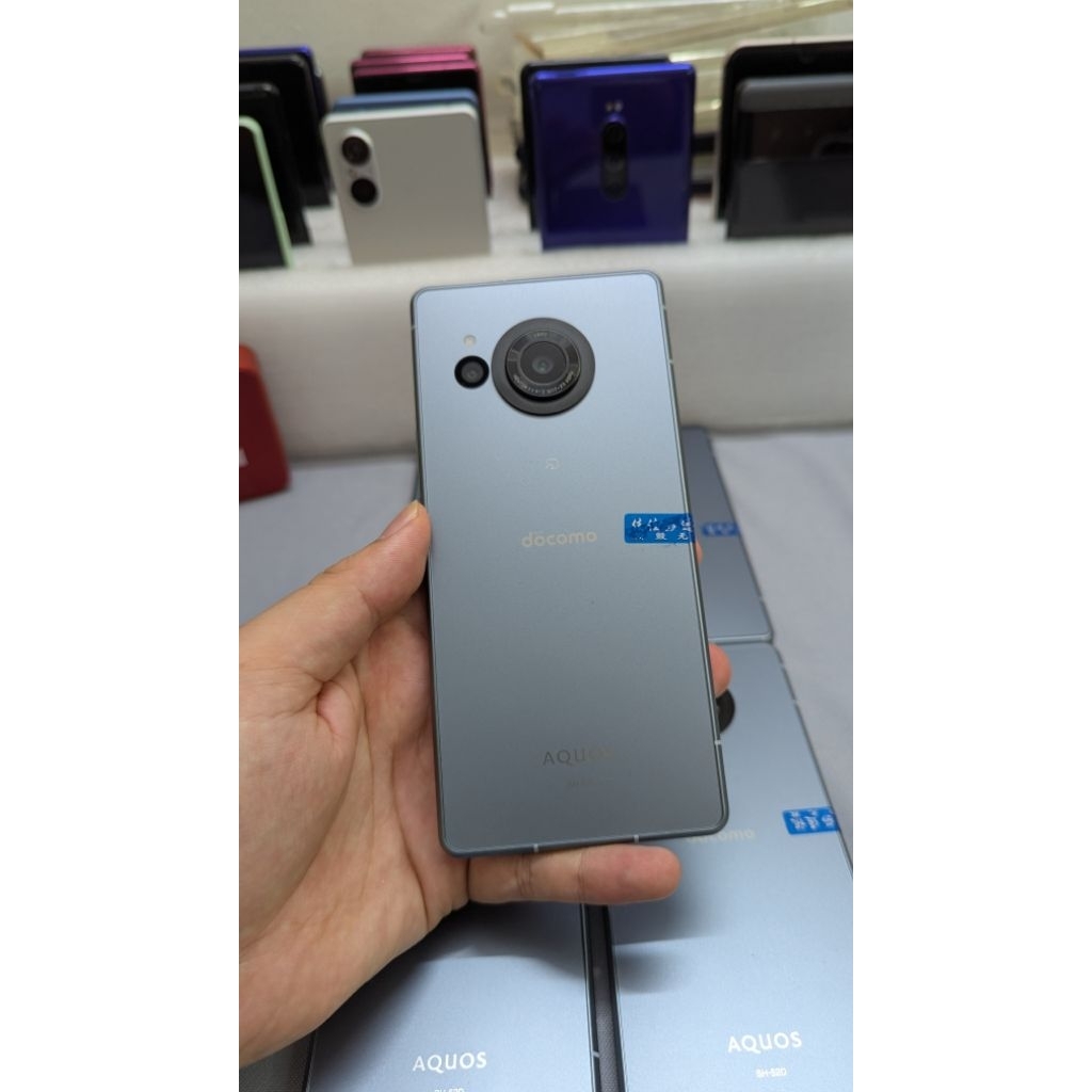 Điện thoại sharp R8 (8/128) đẹp keeng 99%