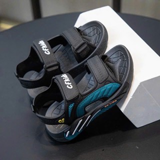 Sandal quai hậu bé trai từ ba đến mười tuổi. Dép có Quai dán, tháo rời linh hoạt, có thể ôm vừa mọi dáng chân