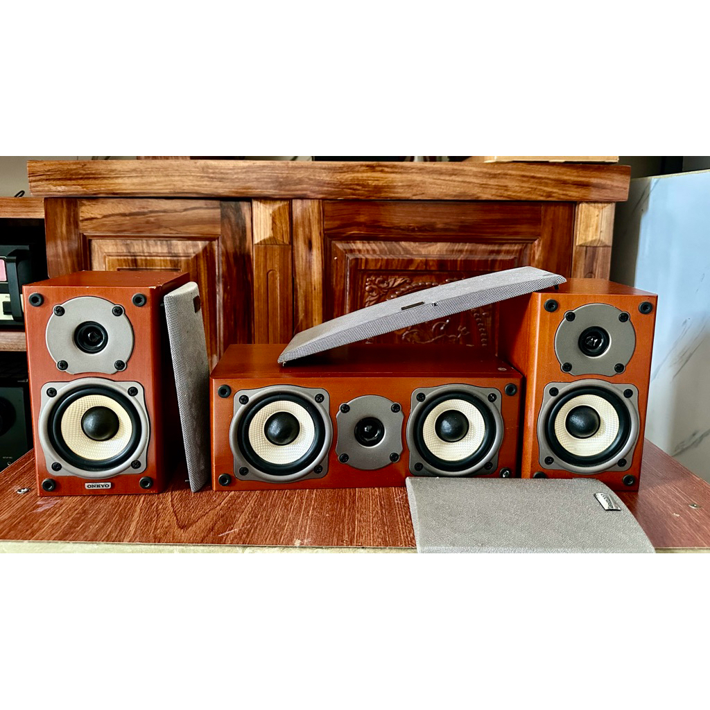 Cặp loa Onkyo và Center  bass trắng 40w/loa 6ohm