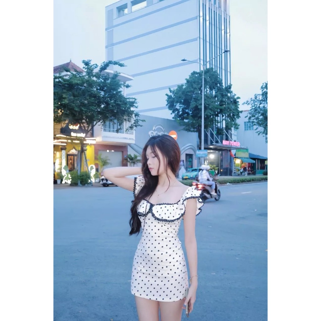 Váy Body Trễ Vai Viền Ren Dáng Ngắn Tôn Dáng Hoạ Tiết Chấm Bi Hot Kieupham.shop | BigBuy360 - bigbuy360.vn