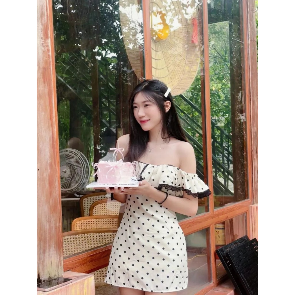 Váy Body Trễ Vai Viền Ren Dáng Ngắn Tôn Dáng Hoạ Tiết Chấm Bi Hot Kieupham.shop | BigBuy360 - bigbuy360.vn