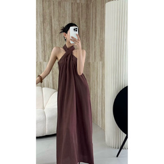  Đầm yếm xếp ly trước 