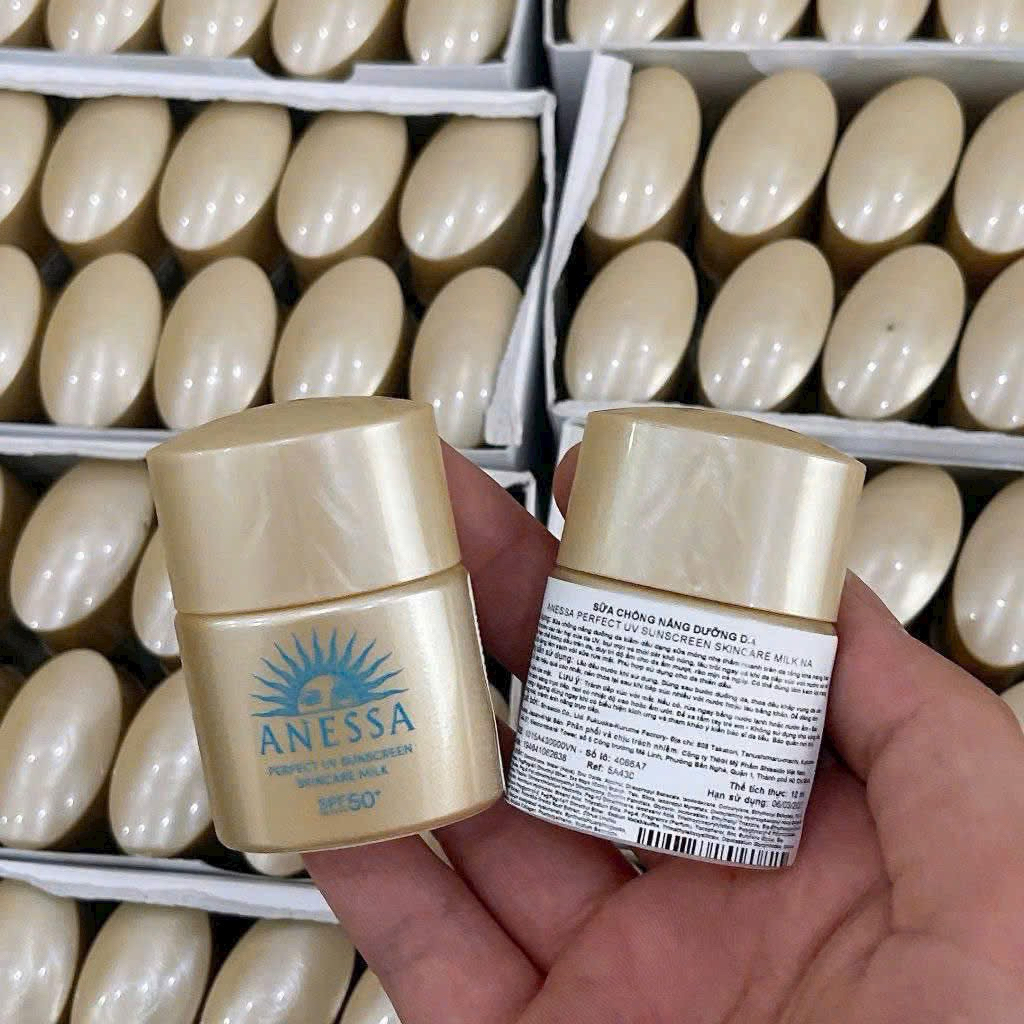 𝐊𝐄𝐌 𝐂𝐇𝐎̂́𝐍𝐆 𝐍𝐀̆́𝐍𝐆 𝐀𝐍𝐄𝐒𝐒𝐀 size mini 12ml, hàng công ty. RẺ HƠN MUA FULLSIZE Ạ 💯 Nhỏ gọn xinh xắn.