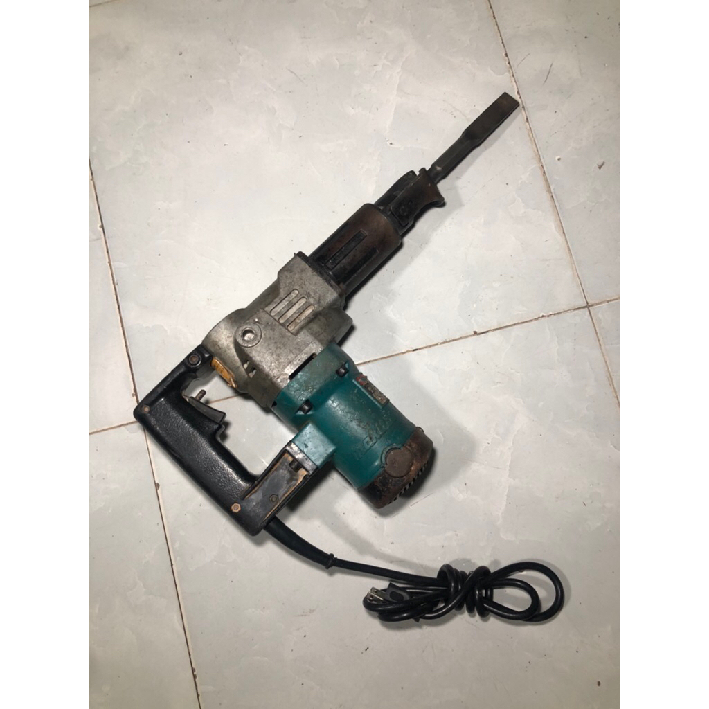 Máy đục bê tông Makita Nhật ( kèm mũi )
