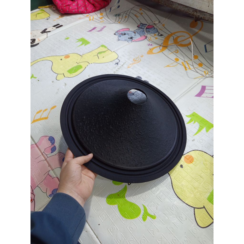 Màng loa liền gân vải bass 40 lỗ côn 51( giá 1 cái)