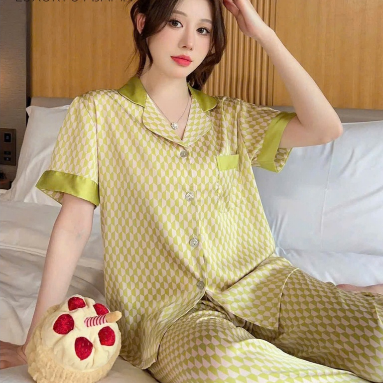 Đồ bộ LUXURY PIJAMA lụa latin cao cấp, mềm mịn sang trọng tay ngắn caro xanh lá TN045