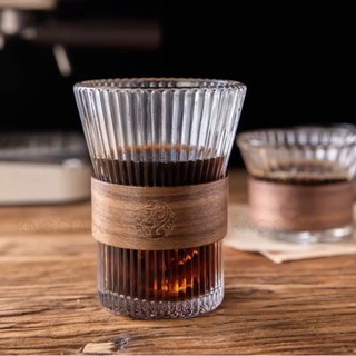 Ly thủy tinh ly pha che caffe có kèm đai gỗ chống nóng..dung tich 200ml-280ml ( MÃ J8512G )