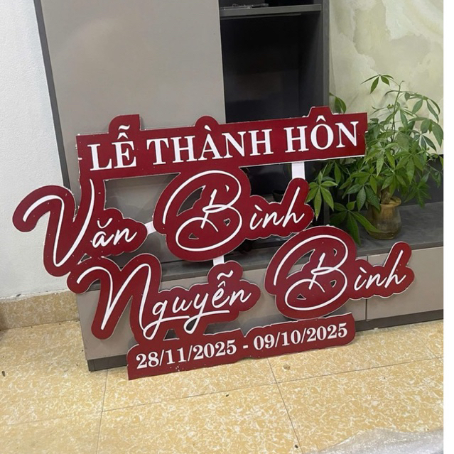 Bảng tên dâu rể ngày cưới, bảng tên đám cưới trang trí gia tiên.