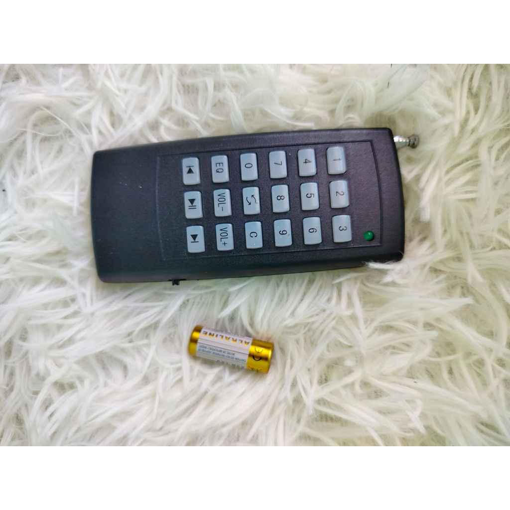 Điều khiển loa ws898 kèm 1 cục pin tiểu