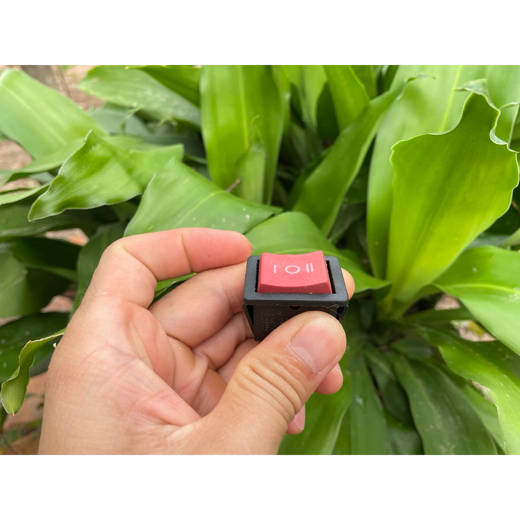 Công tắc đảo chiều