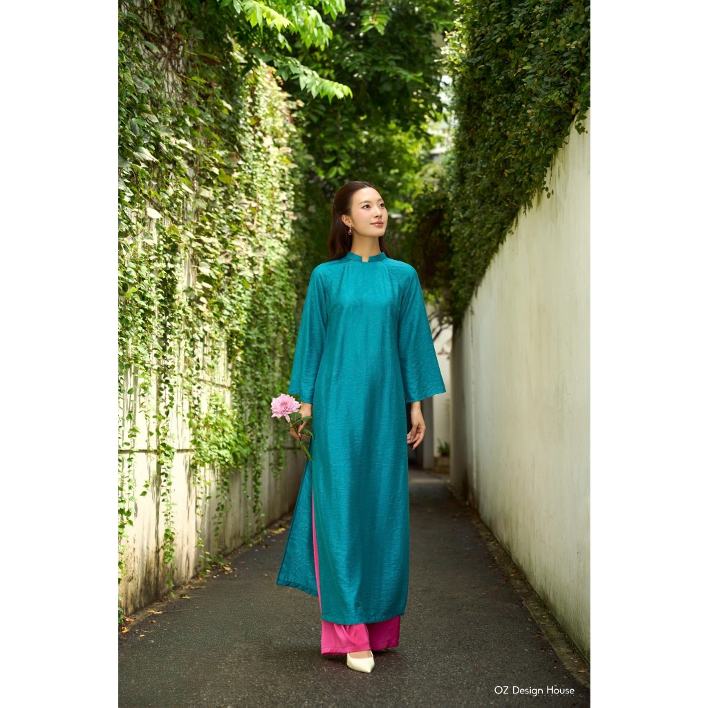 Áo dài OZ Design House AD44908TKE25 lụa tencel cổ tầi hoa chìm màu xanh cổ vịt