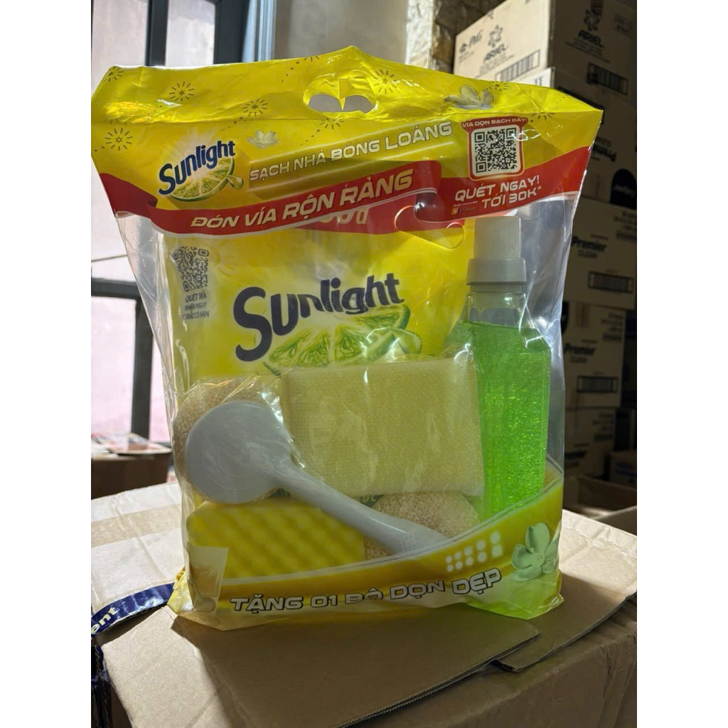 COMBO Nước Rửa Chén Bát Sunlight Chanh Túi 3.1kg và lau sàn sunlight chanh sả 1l tặng bộ dọn dẹp