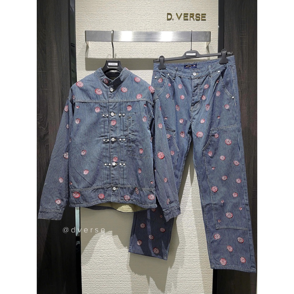 Bộ Quần Áo Bò Xanh Kẻ Sọc Trắng Tôn Dáng - Bộ Quần Áo Bò Nam Nữ Trẻ Trung