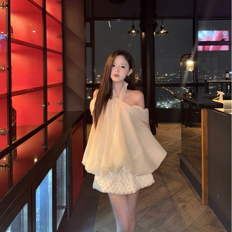 Đầm Nữ Dự Tiệc Lili Dress Form Bí Slay, Váy Nữ Cổ Yếm Tơ Cao Cấp Sang Trọng GUVIE