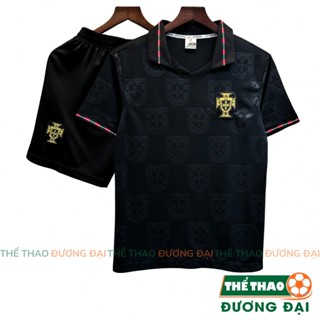 Quần Áo Bóng Đá ĐT Bồ Đào Nha Đen WC26 Cổ Bẻ Thun Mè Thoáng Khí Thể Thao Đương Đại