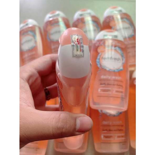 DUNG DỊCH VỆ SINH PHỤ NỮ FEMFRESH Úc