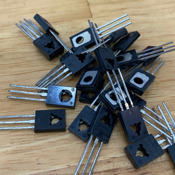 MJE13003 E13003 Transistor NPN 1.5A 400V (gói 20 chiếc)