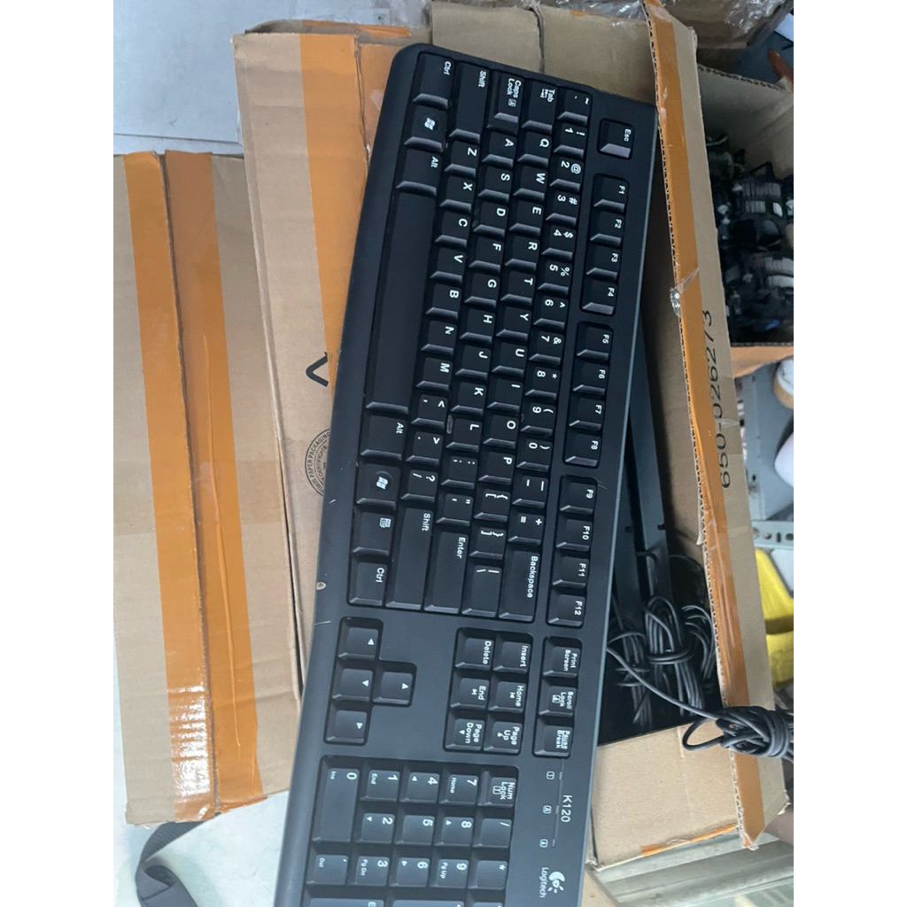 40 cai bán phim logitech k120 thanh lý cty sạch rẻ, bán giá: 50k/cai. Bao hành chu đáo 1thang