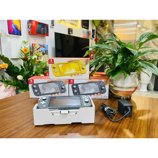   Hắc ám+Host Tinfoil  NINTENDO SWITCH LITE LIKENEW  Dán sẵn cường lực  