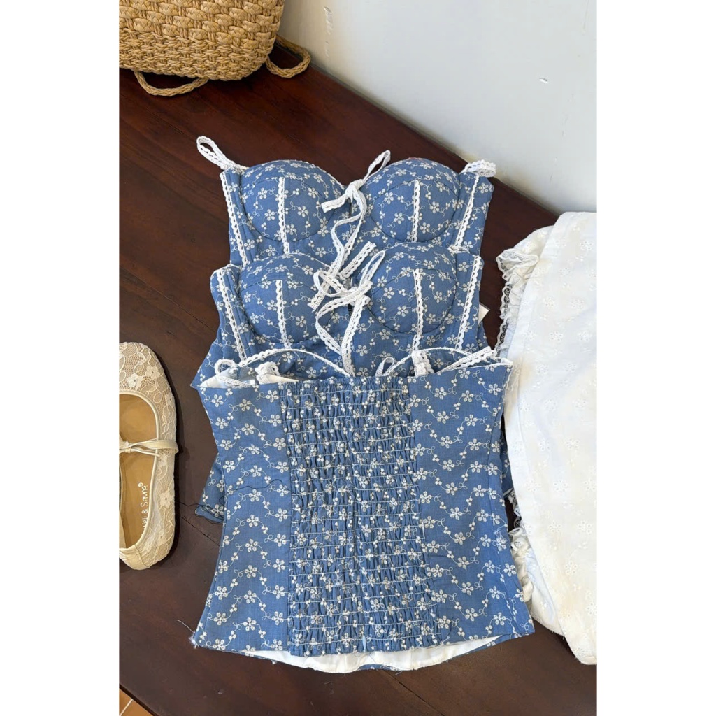 Áo corset Xanh denim phối hoa nhí thêu, có 4 xương ôm eo, có mút ngực và dây kéo | BigBuy360 - bigbuy360.vn