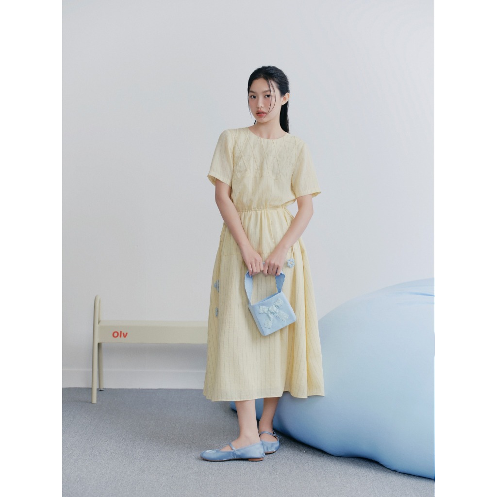 Đầm suông thêu dáng dài eo có dây rút Butter Striped Midi Embro Dress phù hợp mọi dịp OLV | BigBuy360 - bigbuy360.vn