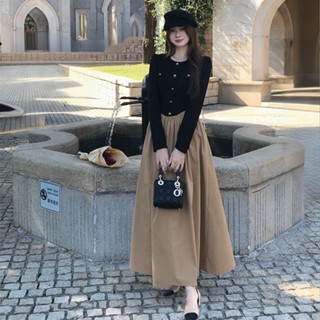  Váy đầm nữ dài tay Grace dáng dài xoè cổ tròn tiểu thư phối cúc tròn vàng sang trọng mặc đi tiệc cưới Giáng Sinh Tết 