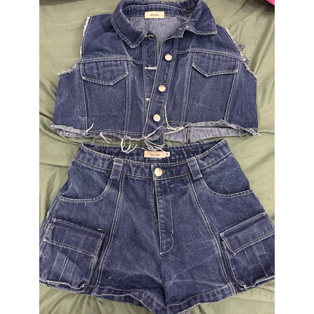 Pass set jean Secodee áo freesize, quần size M