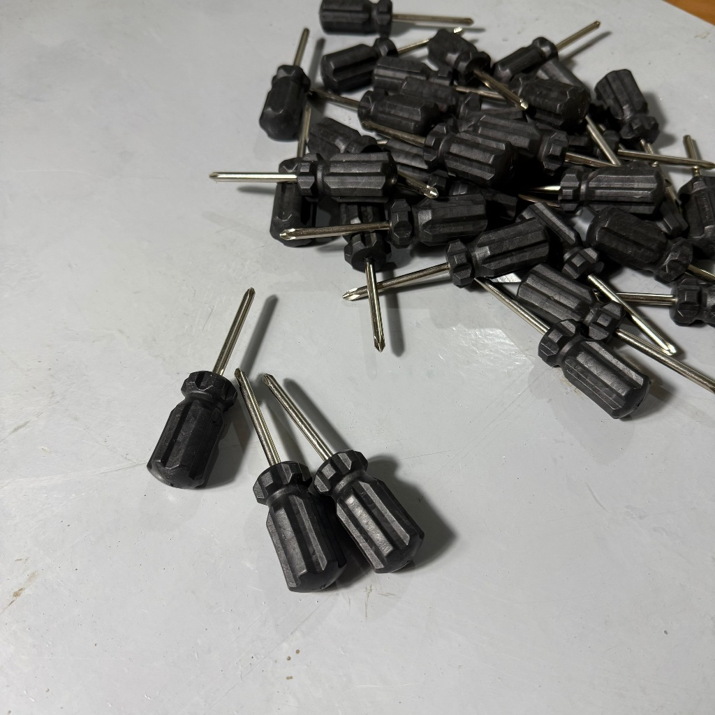 Tua Vít 4 Cạnh Mini Cán Nhựa Chống Trượt-Dụng cụ lắp ráp đồ nội thất siêu chắc