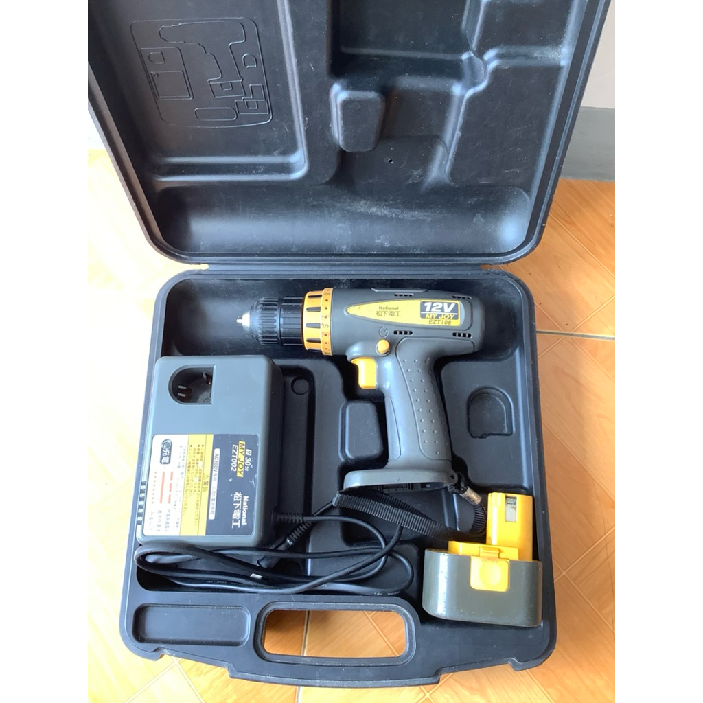 máy khoan và vặn vít National EZT108Y30K