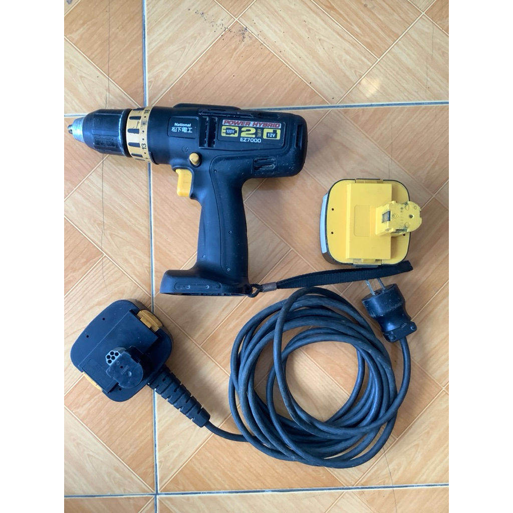 máy khoan và vặn vít National EZ7000