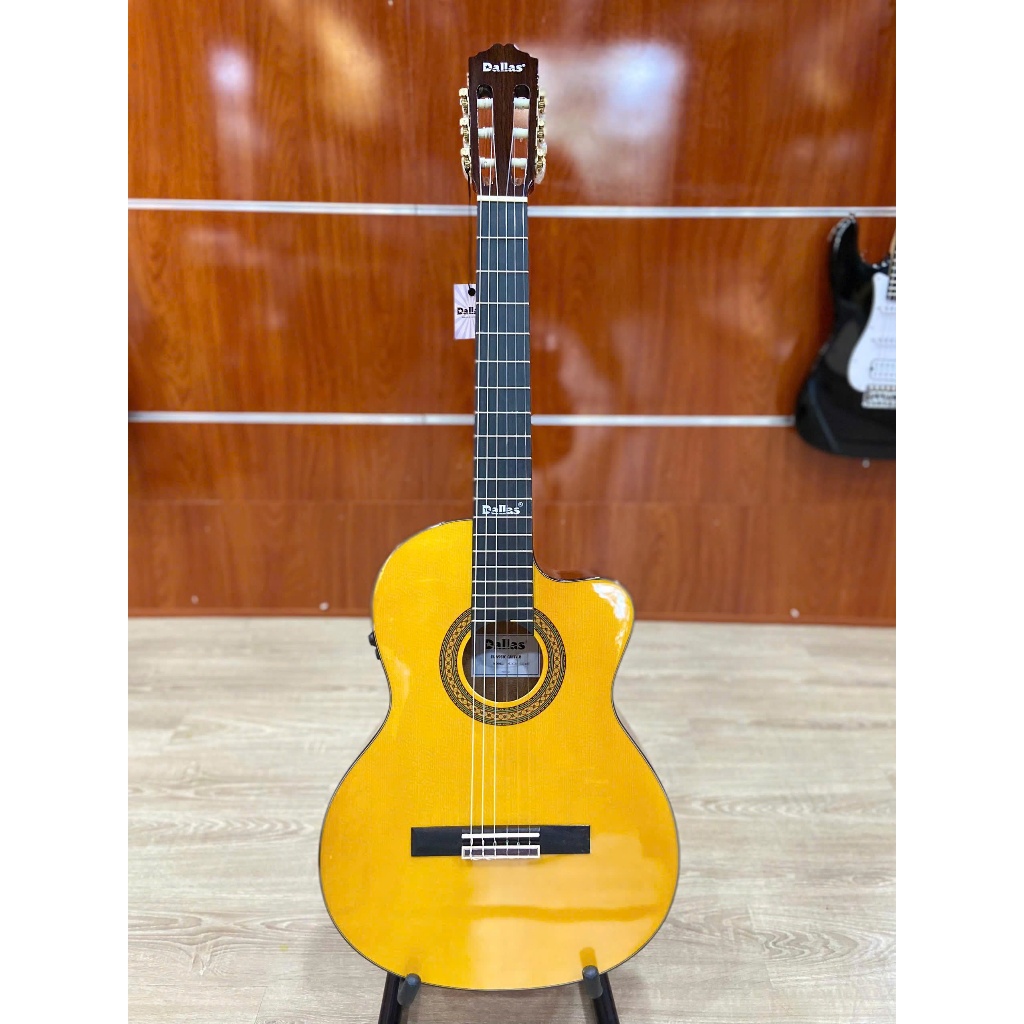 Guitar classic Dallas C300 tích EQ M2 Bluetooth hiện đại, dây Savarez