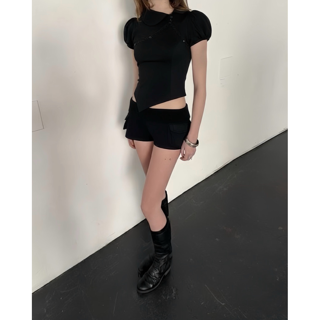 IUE STUDIO - Áo polo cổ tàu màu đen mặc được 2 kiểu - XINXIN TOP (in black) | BigBuy360 - bigbuy360.vn