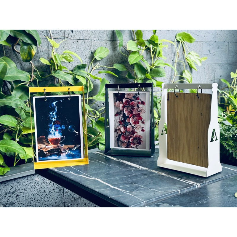 Giá treo menu size A5, Khung sắt treo menu size A5 , sơn tĩnh điện kèm gỗ treo - ADECOR