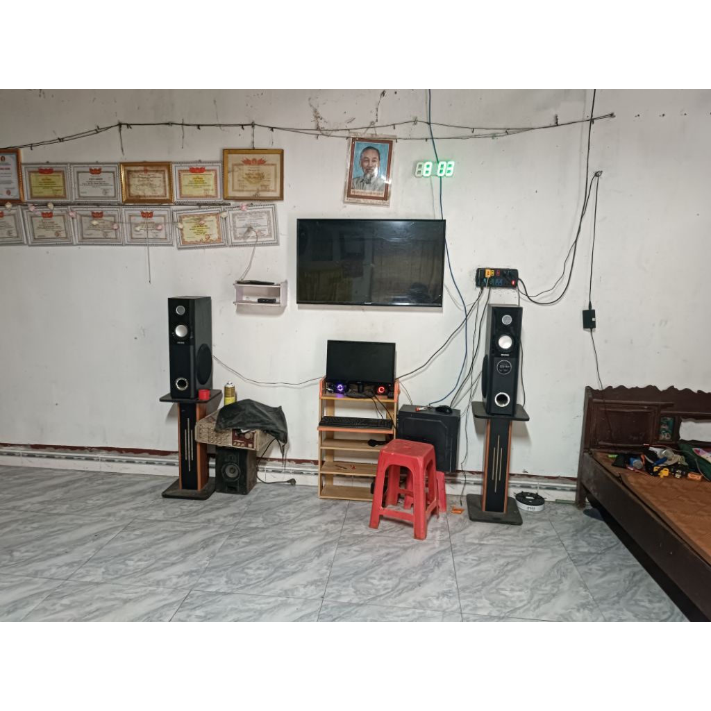 Thanh lý bộ loa Mozard + Chân để loa