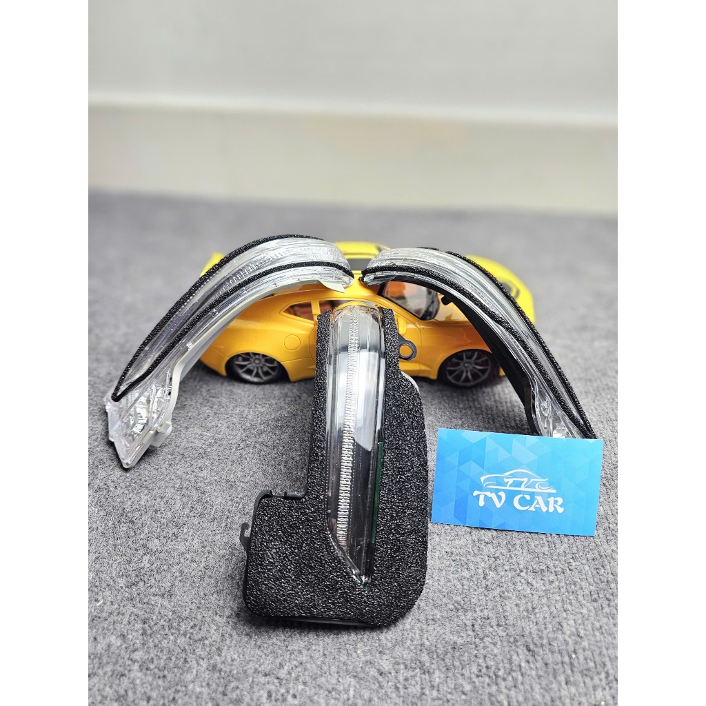 Đèn Xinhan gương chiếu hậu Toyota Innova (2016-2022), Fortuner (2016-2022), Hilux (2016-2022)