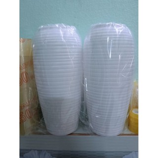 bình nhựa cắm hoa