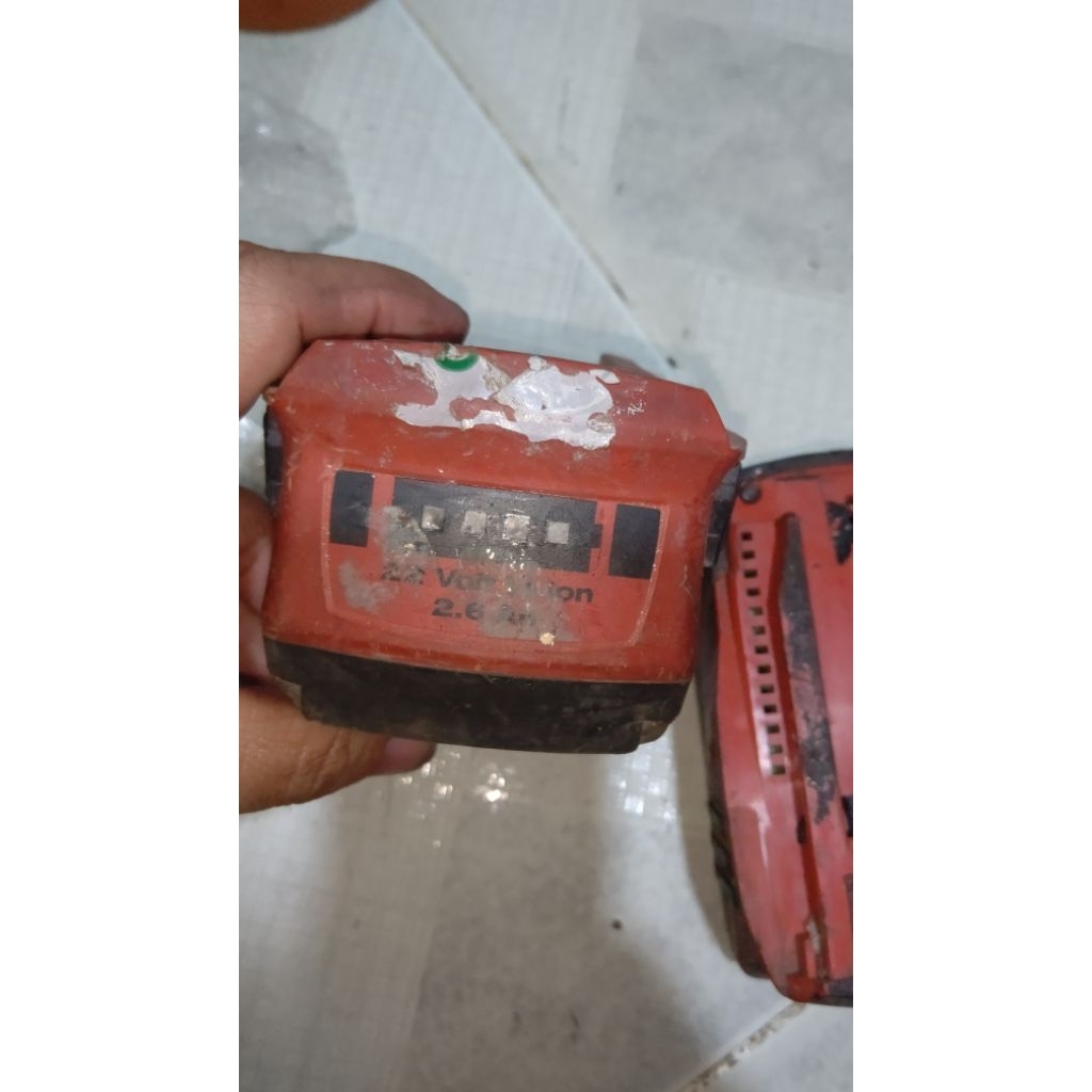 xác hilti 22v như hình còn cell