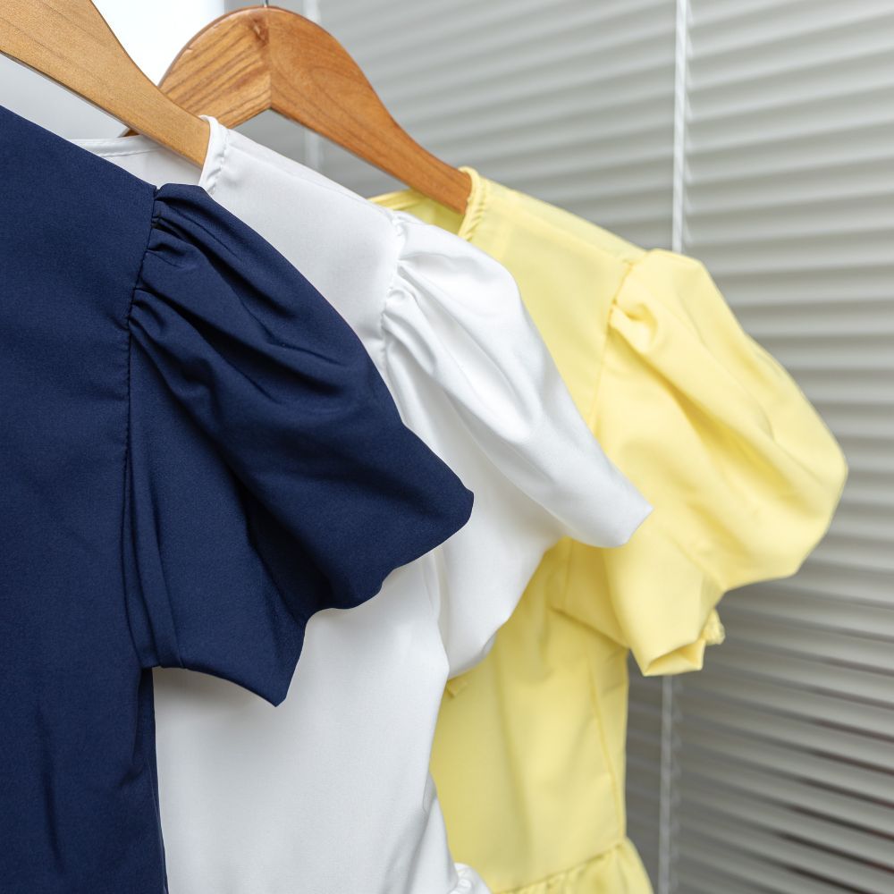 (Tặng kèm áo quây)Áo babydoll dáng ngắn , Áo croptop tay phồng thắt nơ tặng kèm áo hai dây trong MA209 | BigBuy360 - bigbuy360.vn