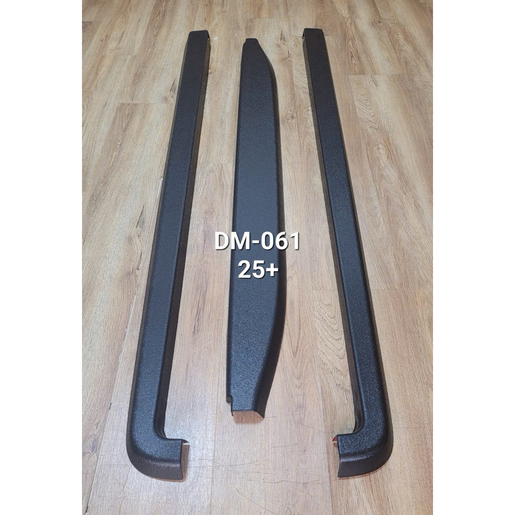 Ốp thành thùng Dmax 2025 – Mẫu 3 miếng nhựa dẻo ABS