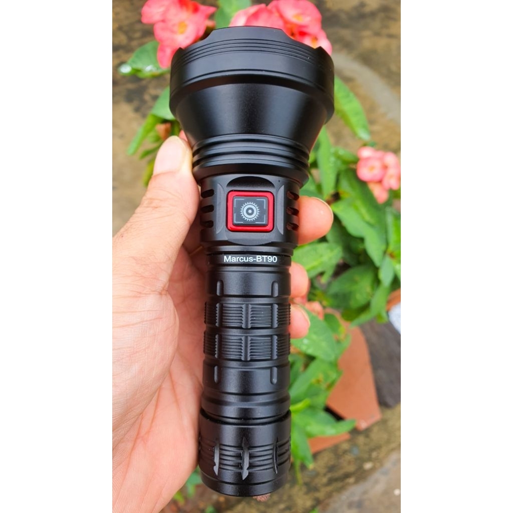 Đèn pin siêu sáng BT90 2800 lumen