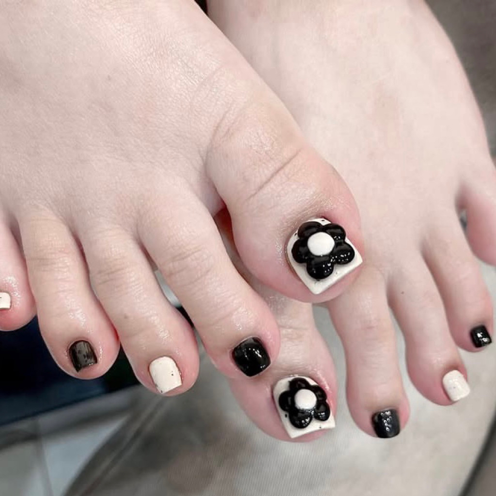 Móng úp chân, nailbox thiết kế sẵn màu trắng kem tặng keo dũa JuliaNailbox