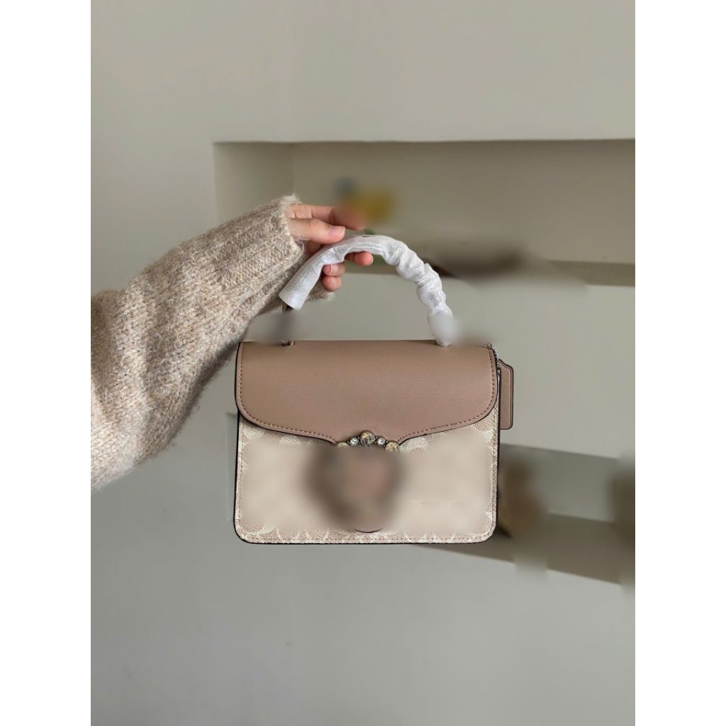 Courtney Top Handle Bag🌟Thiết kế thanh lịch