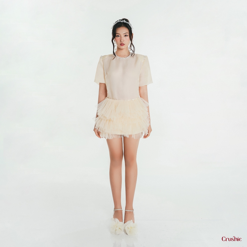 Áo kiểu Crushie cổ tròn đính đá cánh hoa thủ công - Jessie Top độc quyền Crushie