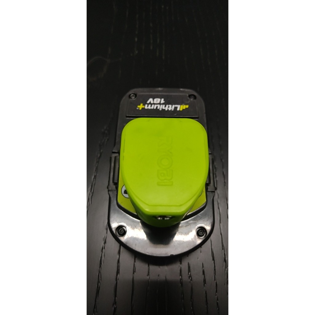 Sạc ryobi ( Dock sạc ryobi ) ĐÚC NHỰA ABS SIÊU BỀN