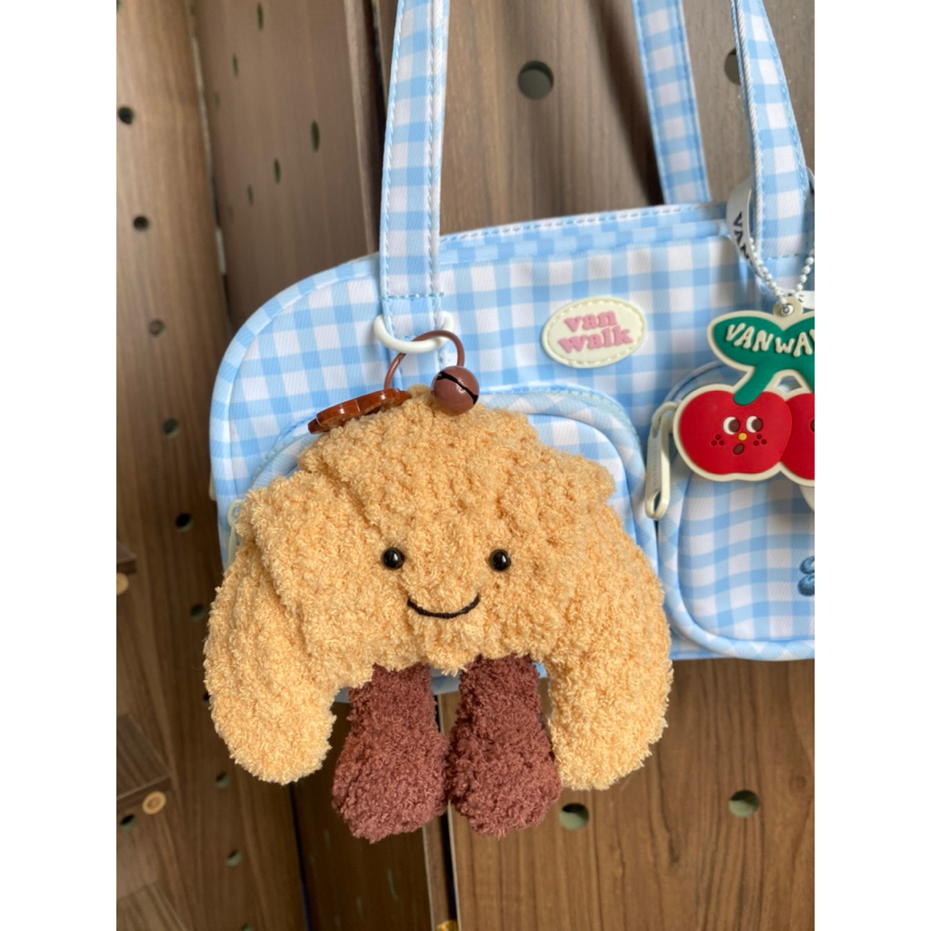 Móc khoá bánh croissant jellycat len xù