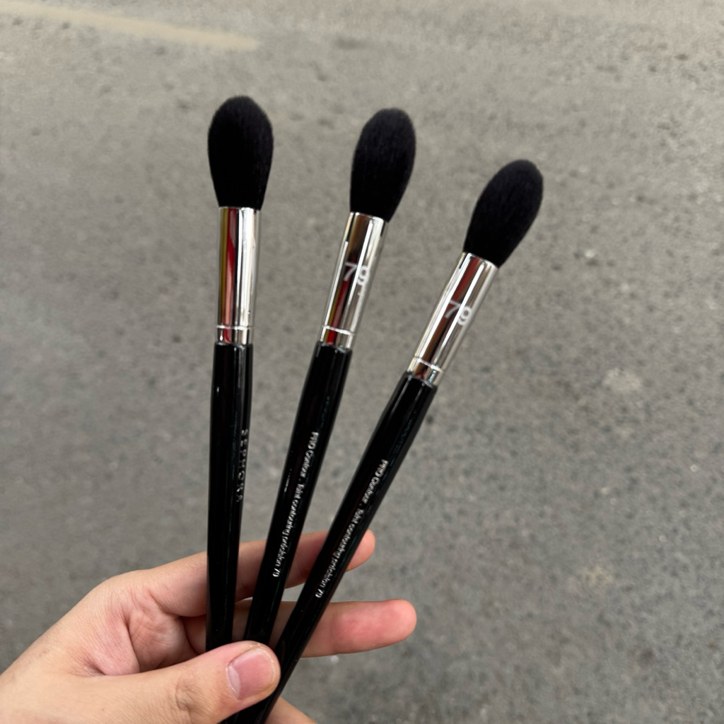 Cọ Má Hồng Và Bắt Sáng Sephora Số 79 . Pro  Featherweight Blending. Enlumineur Effet Zero Mattere 79