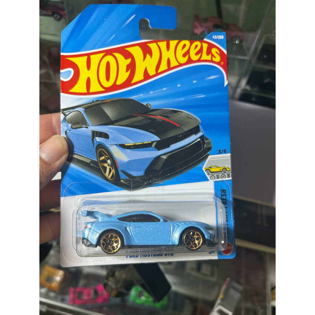 Xe Hot Wheels Ford Mustang GTD ( Xanh dương )