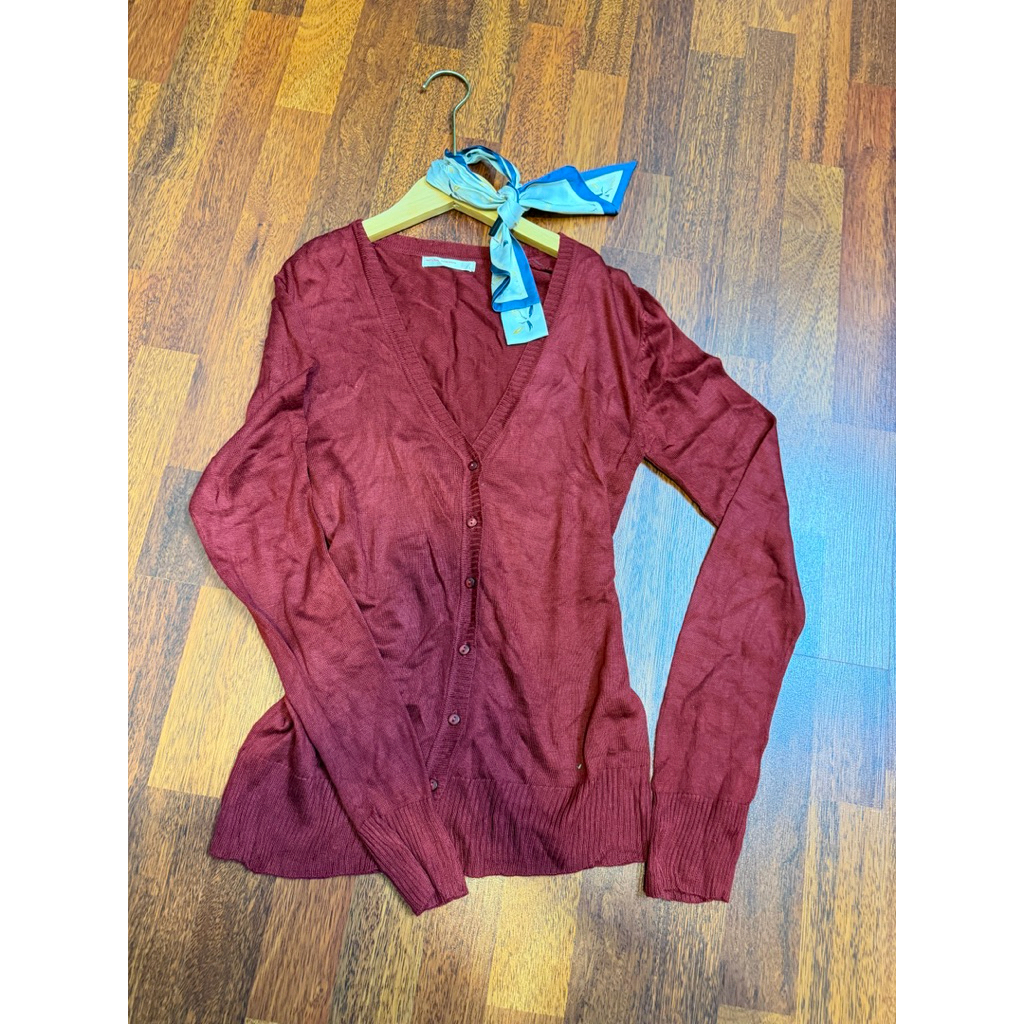 pass áo cardigan đỏ